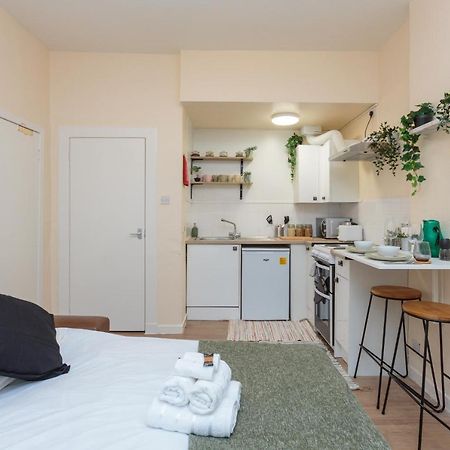 Cozy 1B Groundfloor - 8 Minute From City Centre Edimburgo Exterior foto
