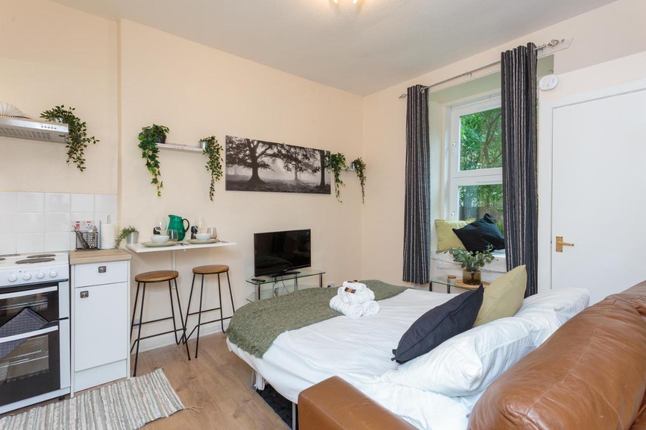 Cozy 1B Groundfloor - 8 Minute From City Centre Edimburgo Exterior foto