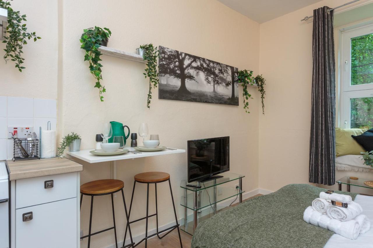 Cozy 1B Groundfloor - 8 Minute From City Centre Edimburgo Exterior foto